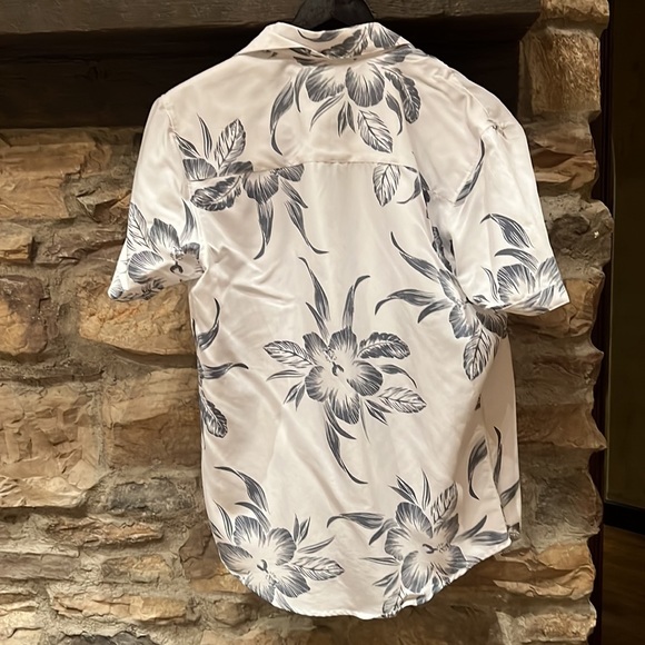 Sak’s Fifth Avenue Button Down Shirt - Picture 2 of 3